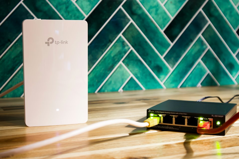 Access Point ve PoE switch